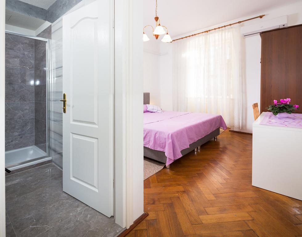 Riva Rooms Split Quarto foto