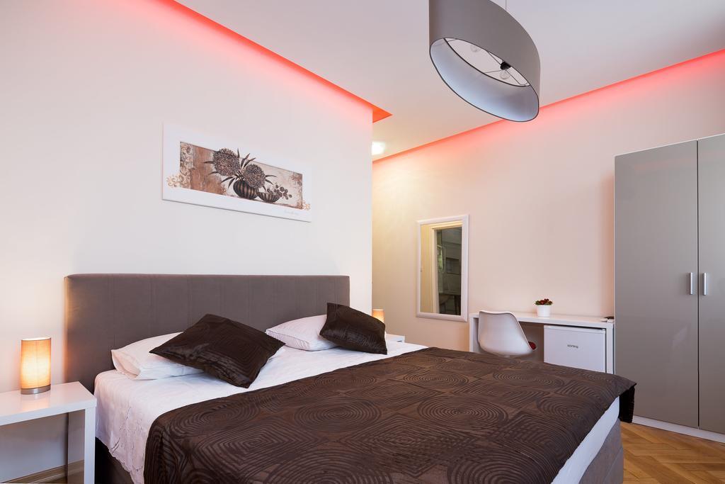 Riva Rooms Split Quarto foto